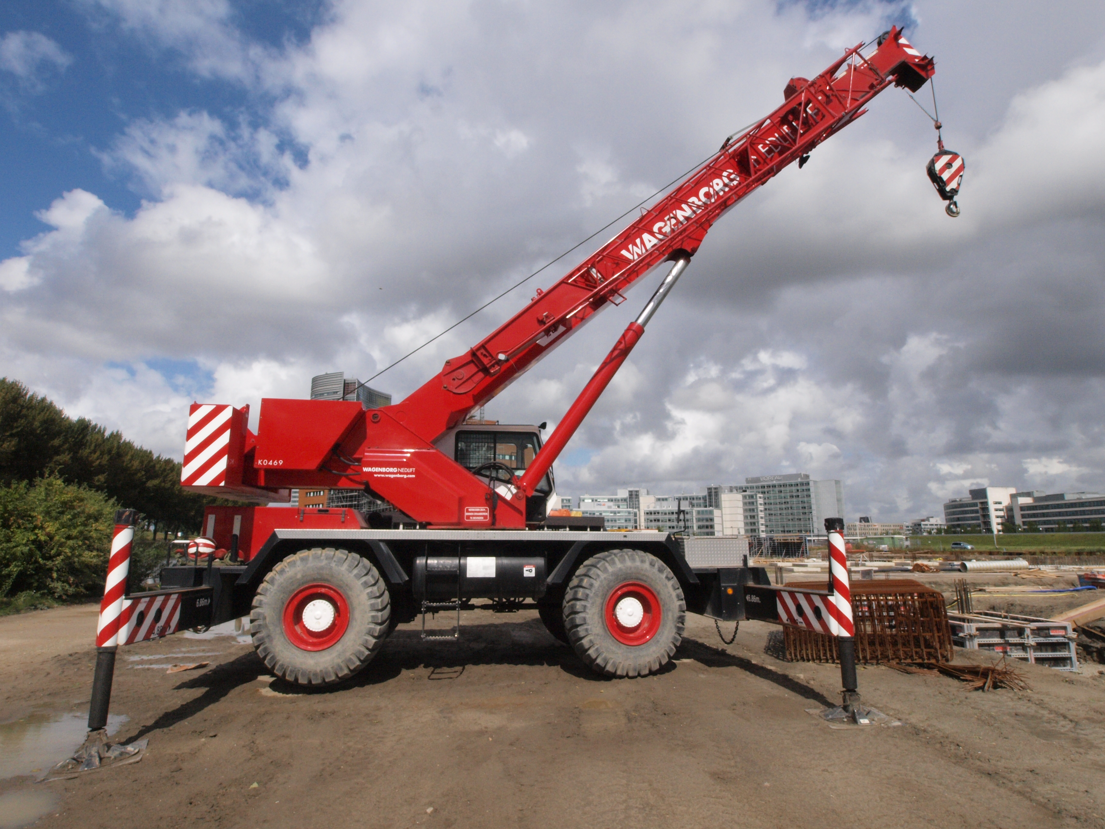 Grove 16 Ton Crane